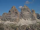 Le Tre cime di Lavaredo con alla base il Rif. Auronzo