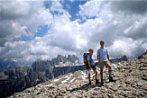 Andrea e Leda, sullo sfondo Croda da Lago e Formin.