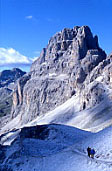 Salita al Passo del Principe m. 2601, sul terreno tracce della nevicata notturna.