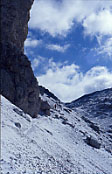 Verso il Passo di Antermoia m. 2769, sul terreno tracce della nevicata notturna.
