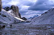 Il Lago di Antermoia m. 2495, poco oltre sorge l'omonimo Rifugio.