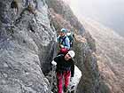 Ale e Silvano guardano la scaletta che porta a met ferrata