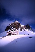 Traversata sci-alpinistica delle Tre Cime di Lavaredo, rif. Locatelli.