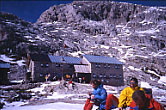 Sole e neve al Rifugio Volpi al Mulaz.