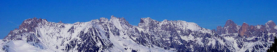 Panorami lontani dalla Forcella del Castello delle Aie: Latemar e Catinaccio